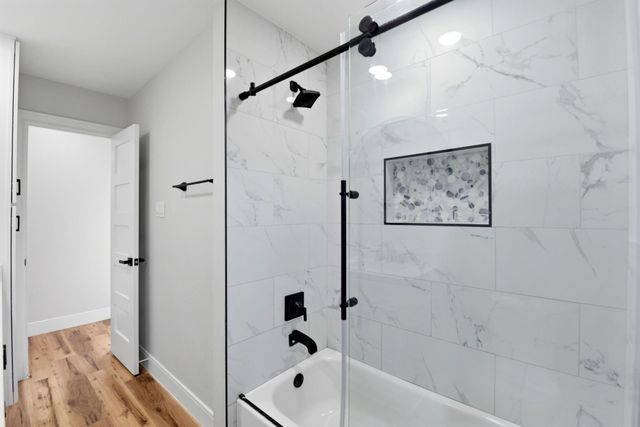 621 W Castle Harbour Drive, Friendswood, TX 77546