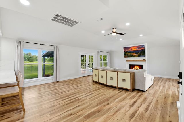 621 W Castle Harbour Drive, Friendswood, TX 77546