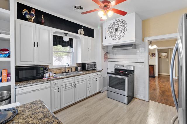 205 Jephson Drive, Alvin, TX 77511