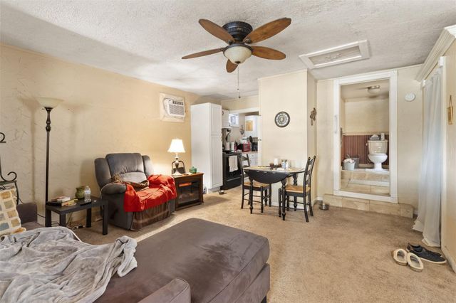 205 Jephson Drive, Alvin, TX 77511