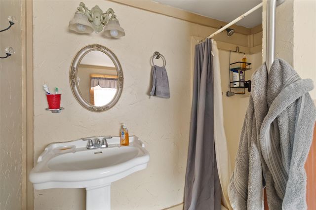 205 Jephson Drive, Alvin, TX 77511