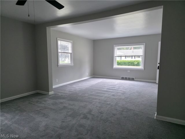 1810 Saint Elmo Avenue NE, Canton, OH 44705