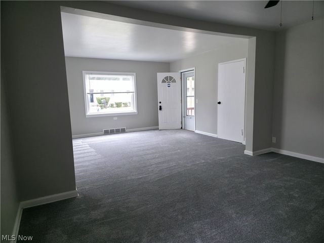 1810 Saint Elmo Avenue NE, Canton, OH 44705