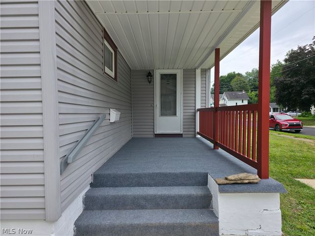 1810 Saint Elmo Avenue NE, Canton, OH 44705