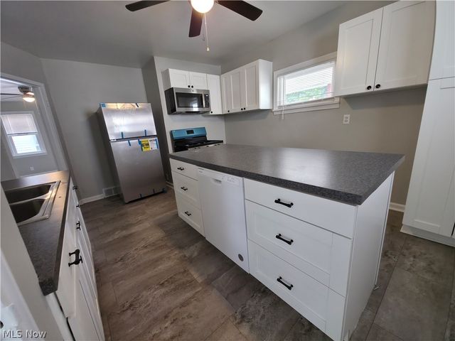 1810 Saint Elmo Avenue NE, Canton, OH 44705
