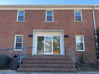 2451 College Road, Wilmington, NC 28412