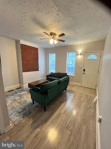 2048 N DARIEN ST, Philadelphia, PA 19122
