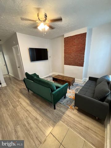 2048 N DARIEN ST, Philadelphia, PA 19122