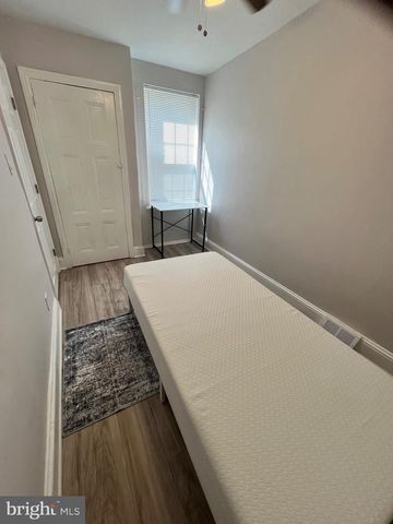 2048 N DARIEN ST, Philadelphia, PA 19122