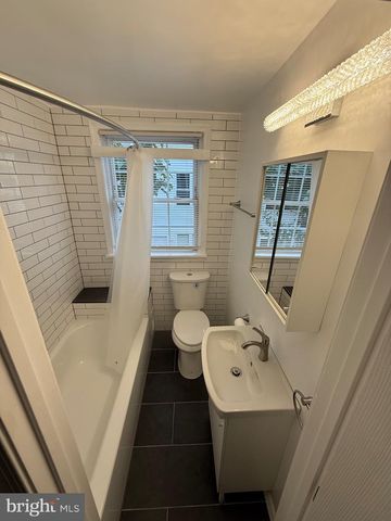 2048 N DARIEN ST, Philadelphia, PA 19122