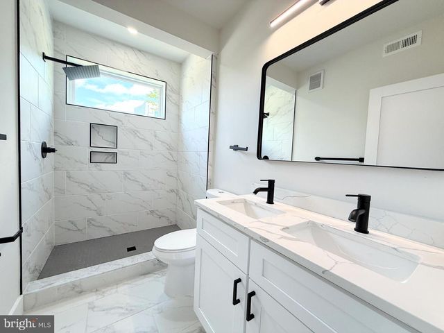 1915 BENNING RD NE #302, Washington, DC 20002