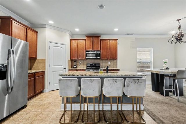 2780 Lakeview Walk, Decatur, GA 30035