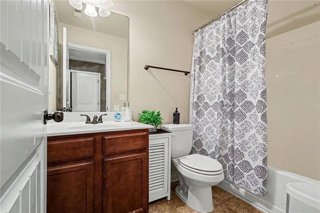 2780 Lakeview Walk, Decatur, GA 30035