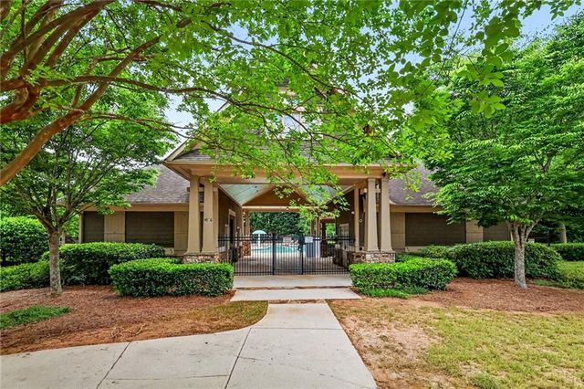 2780 Lakeview Walk, Decatur, GA 30035