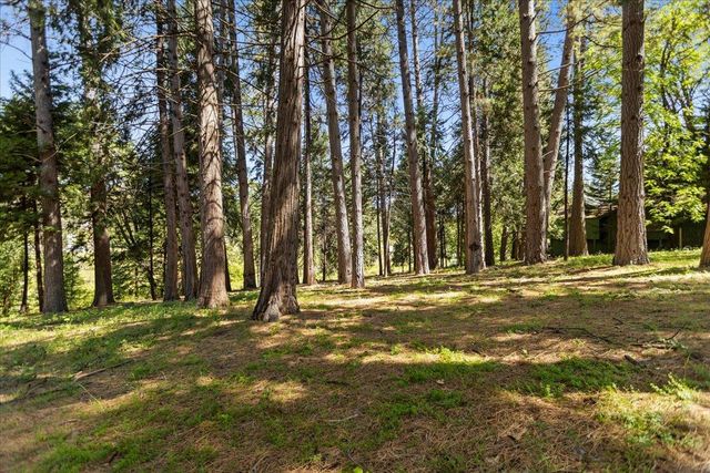 12609 Oak Cir, Grass Valley, CA 95945
