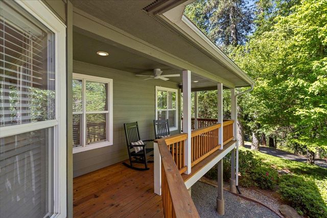 12609 Oak Cir, Grass Valley, CA 95945