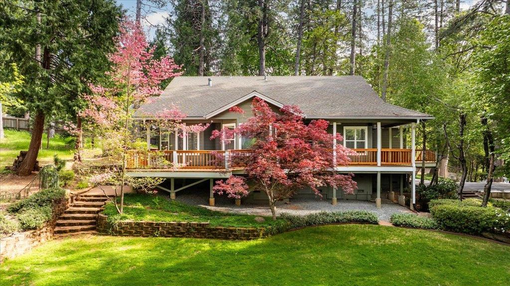 12609 Oak Cir, Grass Valley, CA 95945