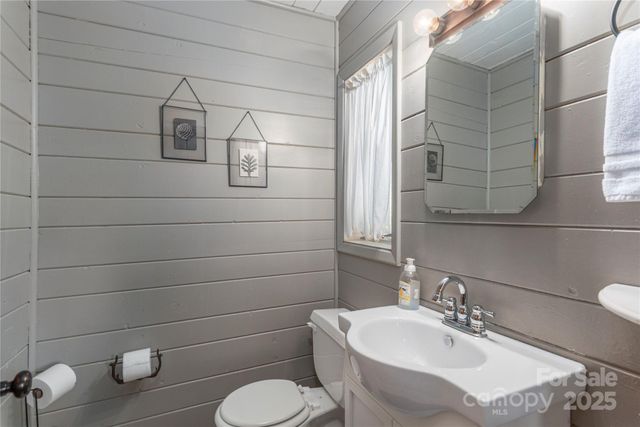 147 Azalea Drive, Maggie Valley, NC 28751