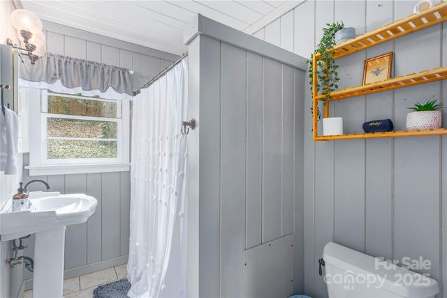 147 Azalea Drive, Maggie Valley, NC 28751