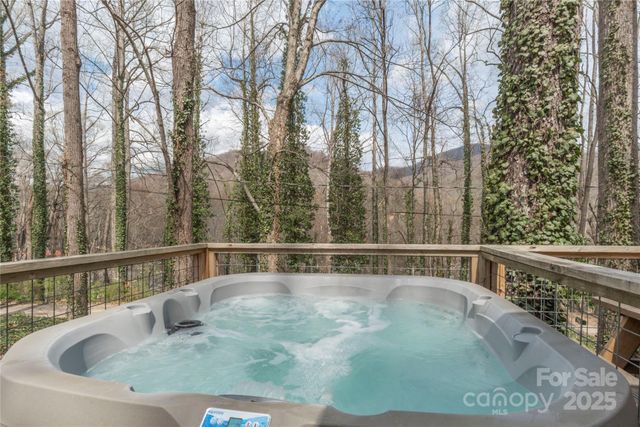147 Azalea Drive, Maggie Valley, NC 28751