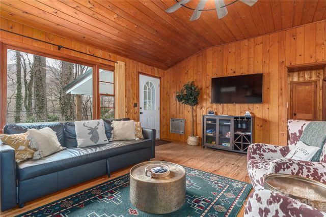 147 Azalea Drive, Maggie Valley, NC 28751