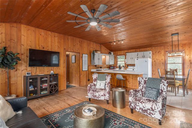147 Azalea Drive, Maggie Valley, NC 28751