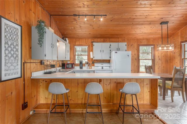 147 Azalea Drive, Maggie Valley, NC 28751