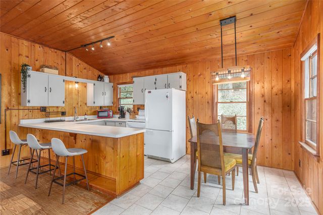 147 Azalea Drive, Maggie Valley, NC 28751