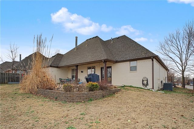 484 N Rocky Crossing, Fayetteville, AR 72704