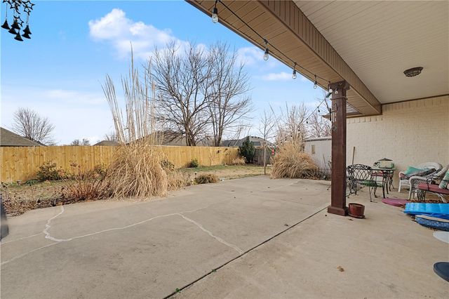 484 N Rocky Crossing, Fayetteville, AR 72704