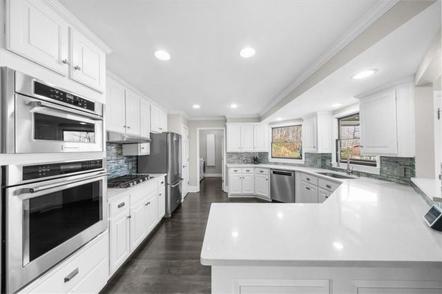 6313 Shoreland Circle, Buford, GA 30518