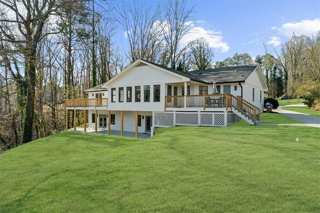 6313 Shoreland Circle, Buford, GA 30518