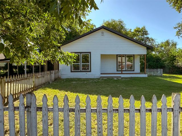 403 N Gaither Street, Glen Rose, TX 76043