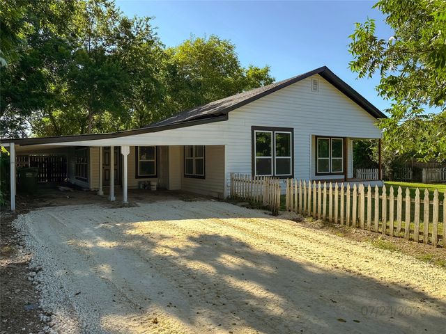 403 N Gaither Street, Glen Rose, TX 76043