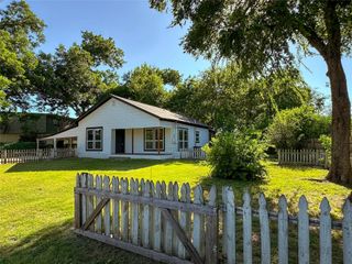 403 N Gaither Street, Glen Rose, TX 76043