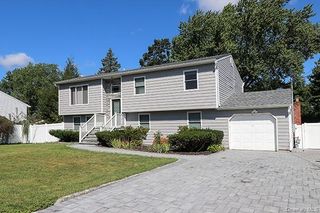 335 Gillette Street 2FL, Dix Hills, NY 11746