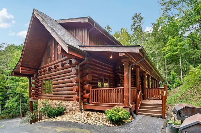 641 Pinnacle Vista Rd, Gatlinburg, TN 37738