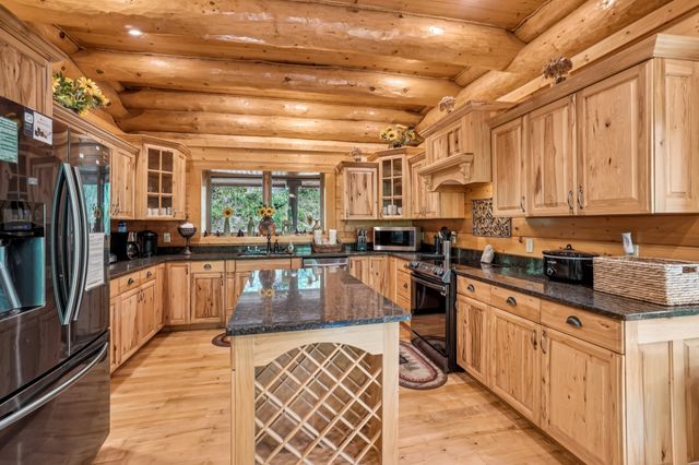 641 Pinnacle Vista Rd, Gatlinburg, TN 37738