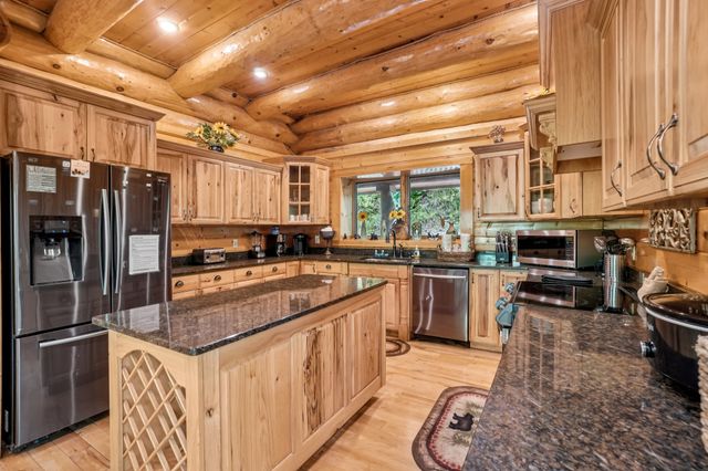 641 Pinnacle Vista Rd, Gatlinburg, TN 37738