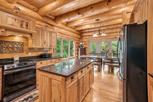 641 Pinnacle Vista Rd, Gatlinburg, TN 37738