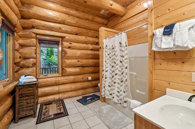 641 Pinnacle Vista Rd, Gatlinburg, TN 37738