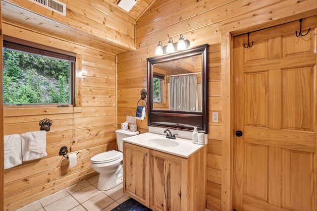 641 Pinnacle Vista Rd, Gatlinburg, TN 37738