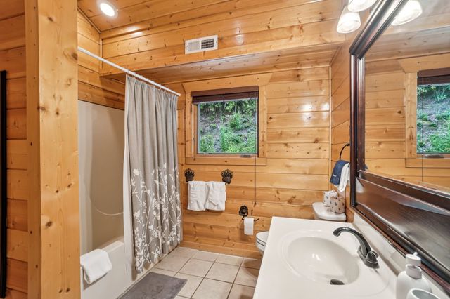 641 Pinnacle Vista Rd, Gatlinburg, TN 37738