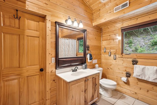 641 Pinnacle Vista Rd, Gatlinburg, TN 37738