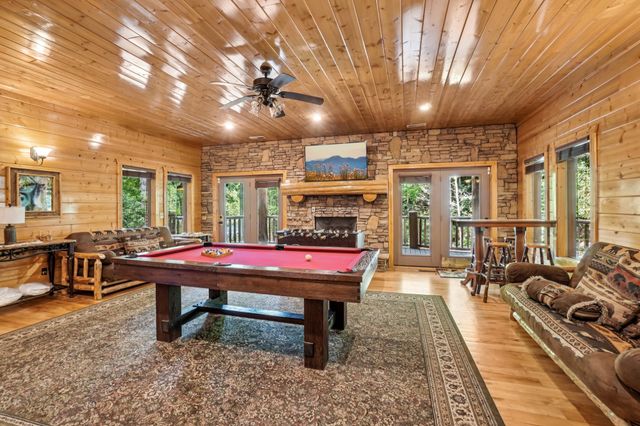 641 Pinnacle Vista Rd, Gatlinburg, TN 37738