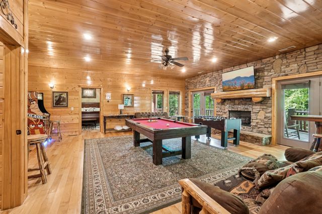 641 Pinnacle Vista Rd, Gatlinburg, TN 37738