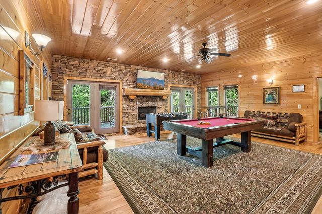 641 Pinnacle Vista Rd, Gatlinburg, TN 37738