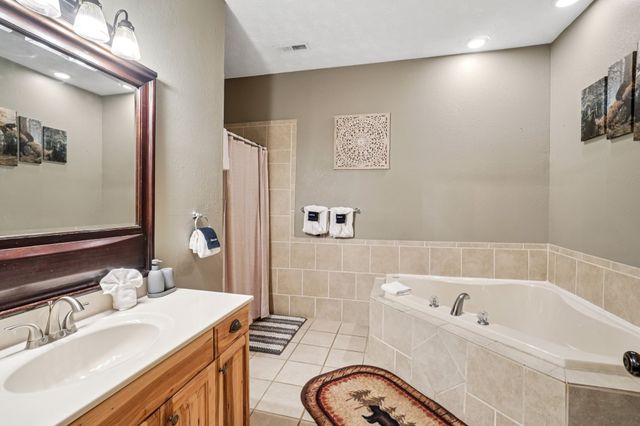 641 Pinnacle Vista Rd, Gatlinburg, TN 37738