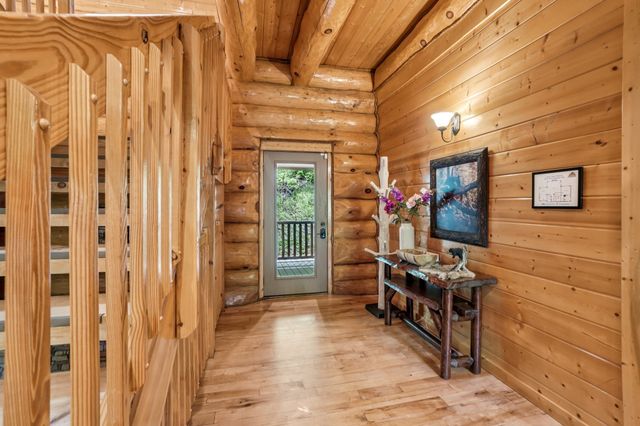 641 Pinnacle Vista Rd, Gatlinburg, TN 37738