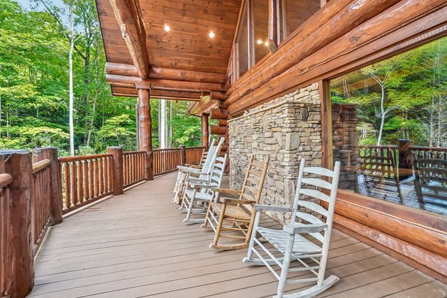 641 Pinnacle Vista Rd, Gatlinburg, TN 37738